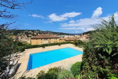 Image de Appartement climatisé avec terrasse, parking privé, résidence avec piscine