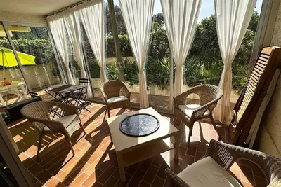 Image de Grand T2 avec loggia et terrasse à proximité du port de Saint Mandrier et des plages