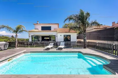 Villa piscine, climatisation, jardin, barbecue, internet, refait à neuf en 2023