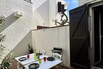 Image de Wohnung in einer ruhigen Gegend in der Nähe des Strandes 4mar3r4