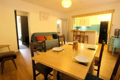Image de Luchon gegenüber den Thermalbädern 3 Zimmer für 4 Personen alle Komfort - Wifi