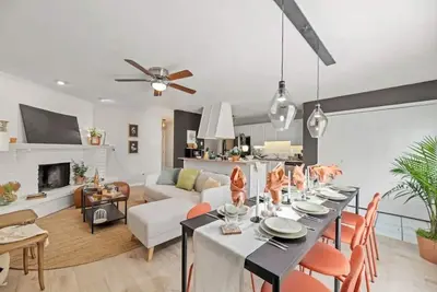 Image de Prime Location Alert! 3 Bed 2Ba Luxury Home 2 King Beds! !