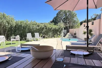 Image de Sainte Maxime Mazet avec jardin et piscine, 3 pièces 6 couchages