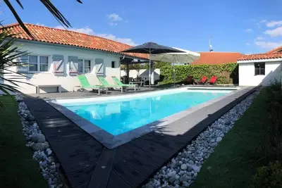 Image de Villa avec piscine pour 10/12 personnes. Wifi gratuit