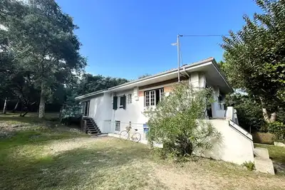 Image de Hossegor. Entre lac et océan, villa Ginki pour 11 personnes. Wifi gratuit.