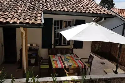 Image de Hossegor. Villa mitoyenne pour 4 personnes proche du centre-ville. Wifi gratuit.