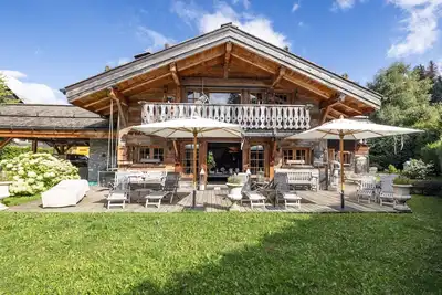 Chalet \"Zibeline\" avec vue sur les montagnes, terrasse privée et Wi-Fi
