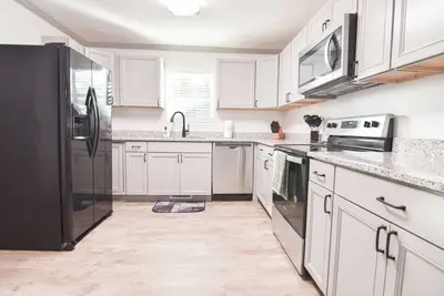 Image de Moody 3bd near Riverwalk, Bmx & I-77\n\n