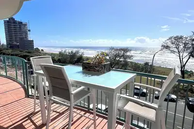 Image de Chic 1-bedroom apartment with fitness room, WiFi in welcoming Main Beach