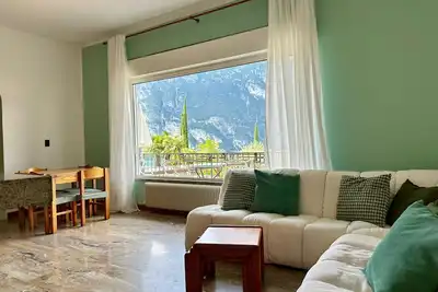 Image de Villa 'The Queen Of Garda' avec vue sur le lac, jardin privé et balcon