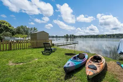 Image de Secret Tunnel Lakehouse - Beach, Kayaks, Bonfires - sleeps 10