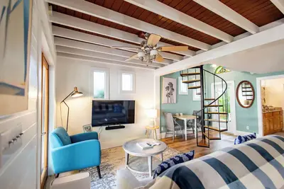 Image de 3 Bedroom 2 Bathroom Near Beaches and Art Galleries