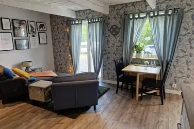 Image de Countryside, two-level studio, built in an old barn.