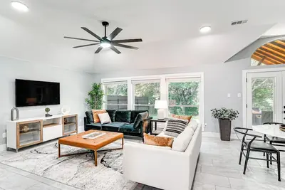 Image de Haltom City Home w/ Patio ~ 11 Mi to Fort Worth!