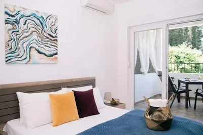 Studio avec balcon et vue sur la mer