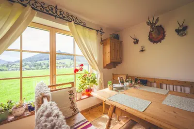 Image de Appartement 'Wolfgangsee' avec vue sur la montagne, terrasse commune et Wi-F