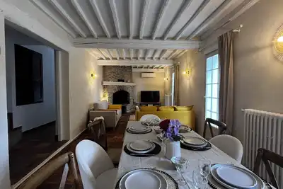 Image de Villa Provencale avec une très grande piscine sécurisée et sans vis à vis