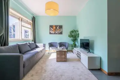 Image de Family Bright Flat with Balcony by Host Wise