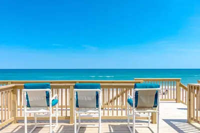 Image de Beach Daze -3 Br Oceanfront Townhouse with Community Pool!