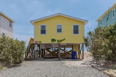 Image de Rhyne-O - Cozy & Comfortable Beach Cottage! ! !