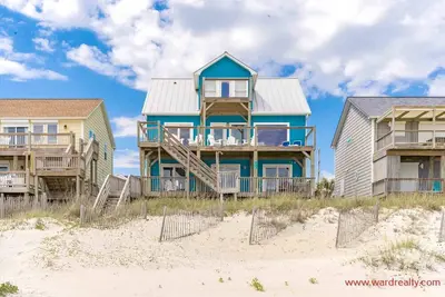 Image de Simple Pleasure - Oceanfront 5 bedroom, 3. 5 bath home  Dog Friendly!