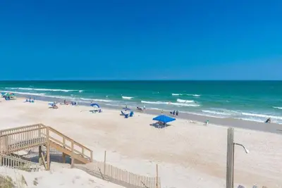 Image de Son Seekers - Oceanfront! 4 bedroom, 3 bath home with covered porches in