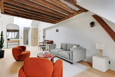 A Breathtaking 2-Br/2ba in St-Germain-des-Près
