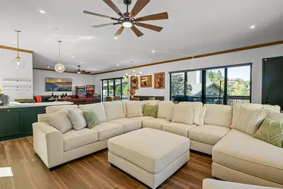 Image de New build! A/C! Views! Amazing Gameroom! Lakeview and Walk to Village!