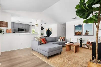 Image de Charming 3-bedroom townhome with WiFi and Ac in delightful Austin