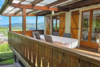Image de Le Chalet Sous les Sapins, superbe vue, calme avec piscine et sauna