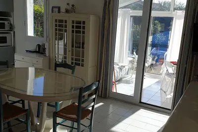 Image de Maison type F3 à 20 mn de la mer avec vérandas et jardin d'agrément.