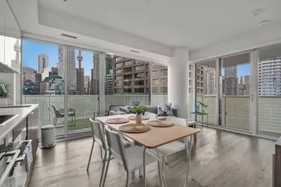 Image de Stunning Lake View Suite in Core Harbourfront