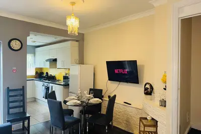 Image de Comfortable 4-bedroom house close to Coventry city centre
