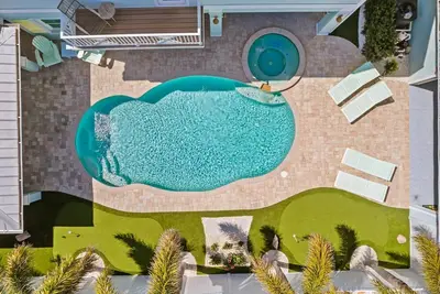 Image de Rose Quartz: 2. 5 Blocks to Beach! Pool & Spa