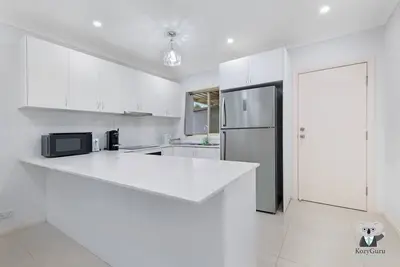 Image de KozyGuru | Fairfield East | Newly Renovated House