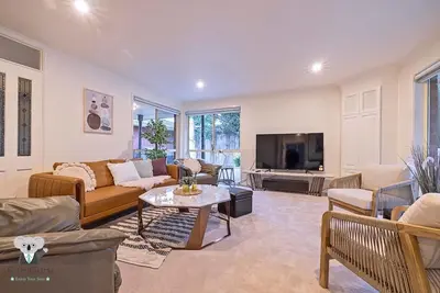 Image de KozyGuru| Patterson Lakes| Waterfront 2 Bed House