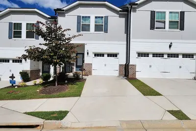 Image de 3-bedroom townhome in nice Lilburn with WiFi, Ac. Enjoy your stay