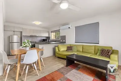 Image de KozyGuru | Mt Gravatt East | 3 Bed Home