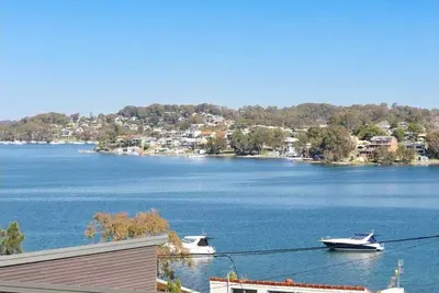 Image de Newly furnished 4-bedroom house in fabulous Fishing Point with water views