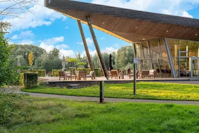 Image de Quai paisible en forêt par Belvilla