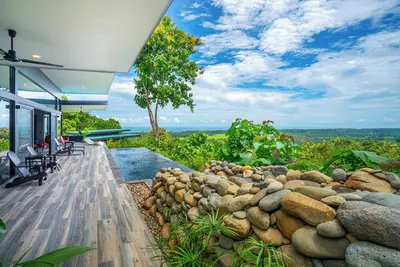 Image de New-Beautiful-3 bedroom-sleep 8-safe