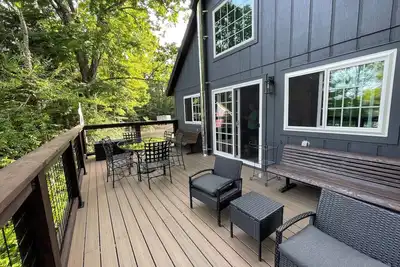 Image de The Perch! upscale cabin Overlooking Town Lake
