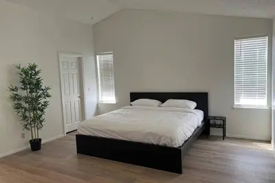 Image de Extended Stay 3 or 4 Beds Cozy Smart Home Living