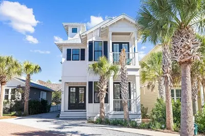 Heated Private Pool~Private Beach~4 King En Suites