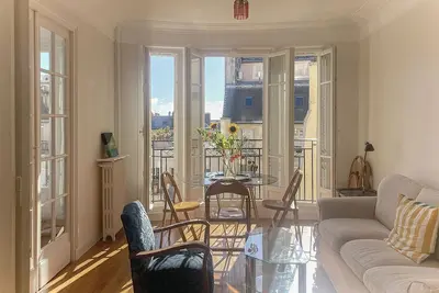 Image de Appartement Ard Déco sur les toits de Paris