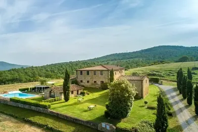 Image de Villa à Rapale avec 9 chambres à coucher, 20 couchages
