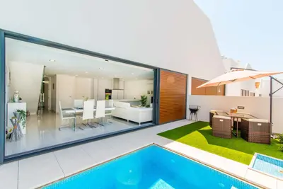 Golden Nelly V3 with private pool