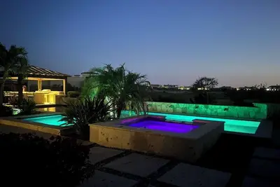 Image de Diamante Villa 4 Luxurious 4-bedroom Villa on the beautiful Dunes practice green