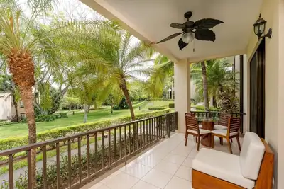 Image de Luxury 2-bedroom, 2 bath condo at the Breeze Private Residences Club w\/amenities