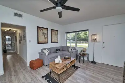 Image de Tidescape Titusville 3/2 house large backyard, parking, in the center of it all!